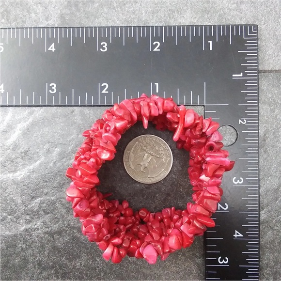 NEW. Wide fuchsia Gemstone Beaded Stretch Bracelet. - Picture 5 of 6